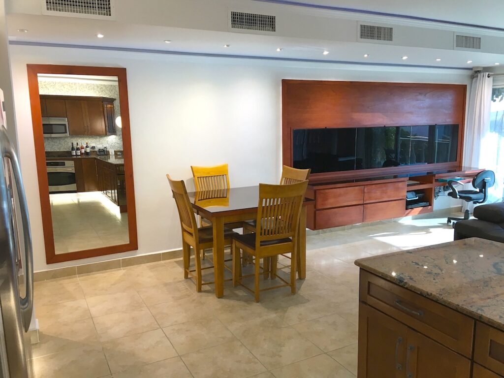 Condo Rainbow Beach Club, Beachfront Property, Cupecoy, Real Estate St. Maarten