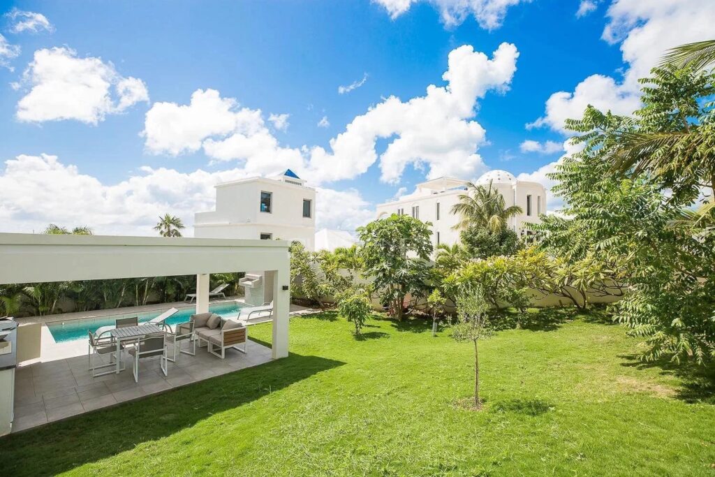 Pelican Key 3-Floor Villa, Contemporary Design, Real Estate St. Maarten