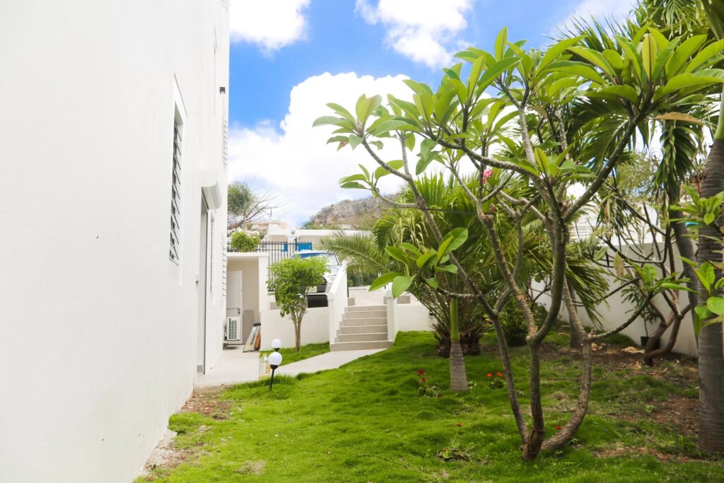 Pelican Key 3-Floor Villa, Contemporary Design, Real Estate St. Maarten