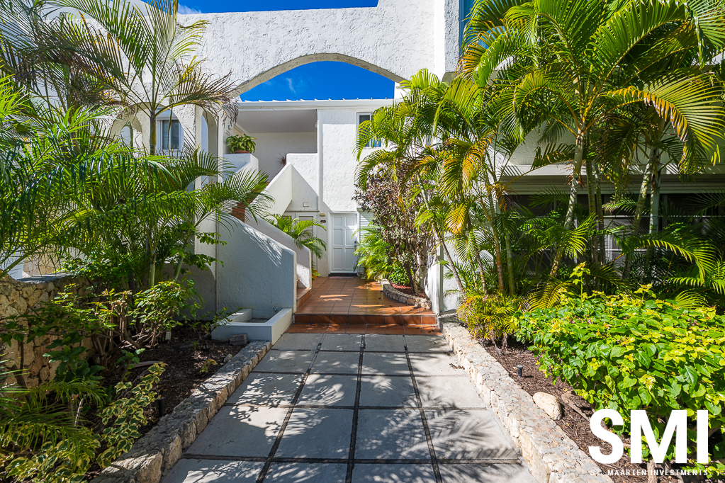 Beachfront Residential community Cupecoy   SXM
