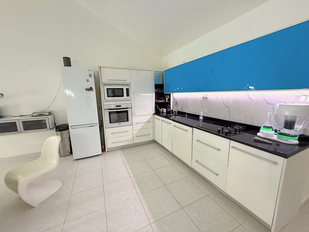 Beachfront Cupecoy SXM, 2BR 2.5 Baths, Real Estate St. Maarten