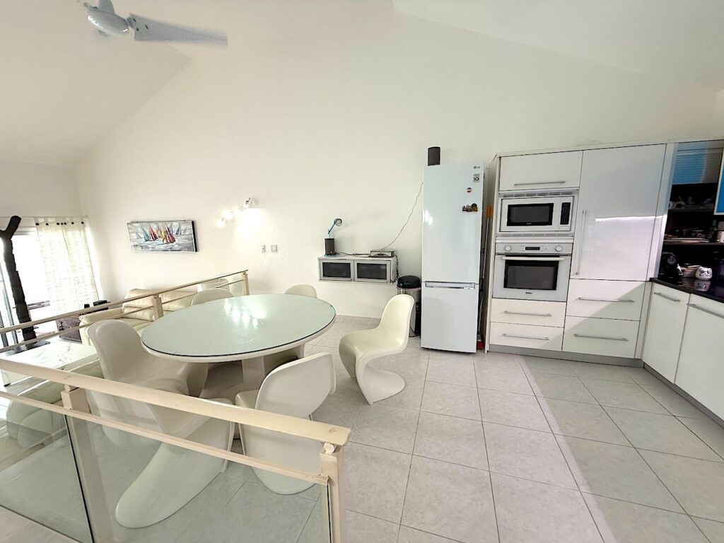 Beachfront Cupecoy SXM, 2BR 2.5 Baths, Real Estate St. Maarten