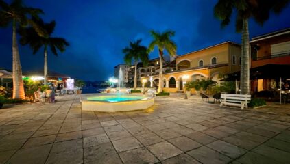 Porto Cupecoy Plaza SXM, Commercial Real Estate St. Maarten