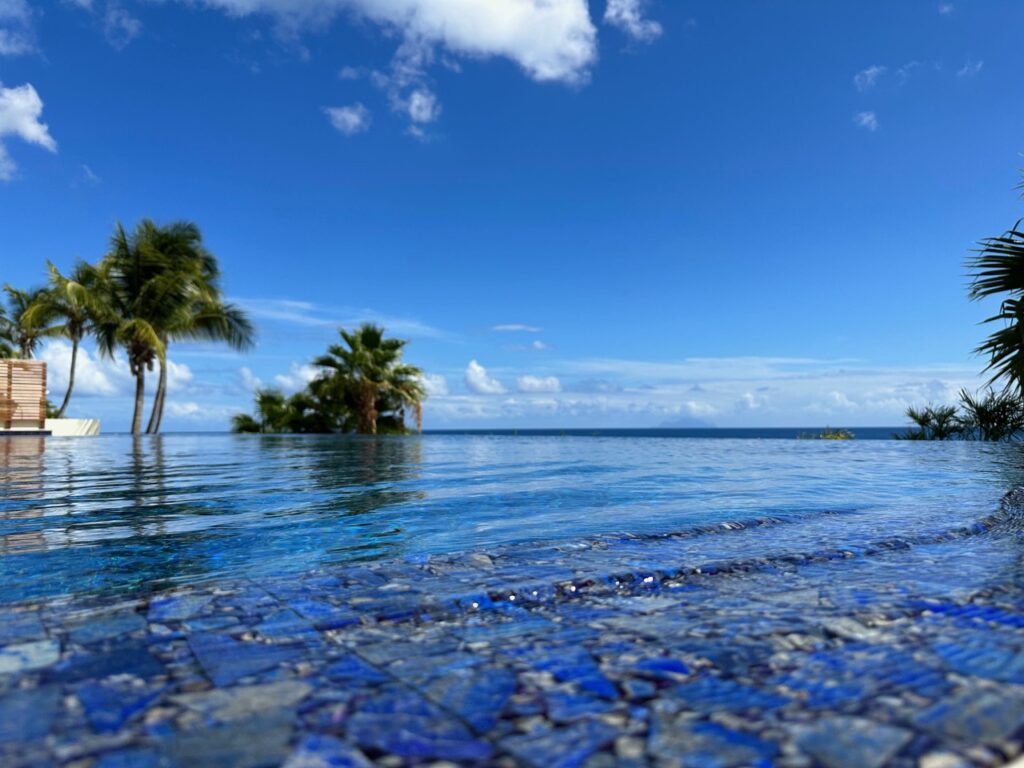 Deluxe 2 Bedroom Beachfront Condo Cliff, Cupecoy Beach, St. Maarten