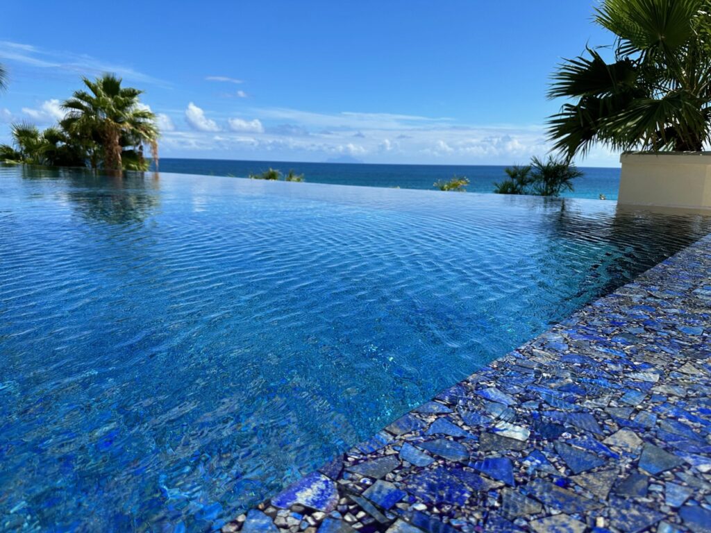Deluxe 2 Bedroom Beachfront Condo Cliff, Cupecoy Beach, St. Maarten