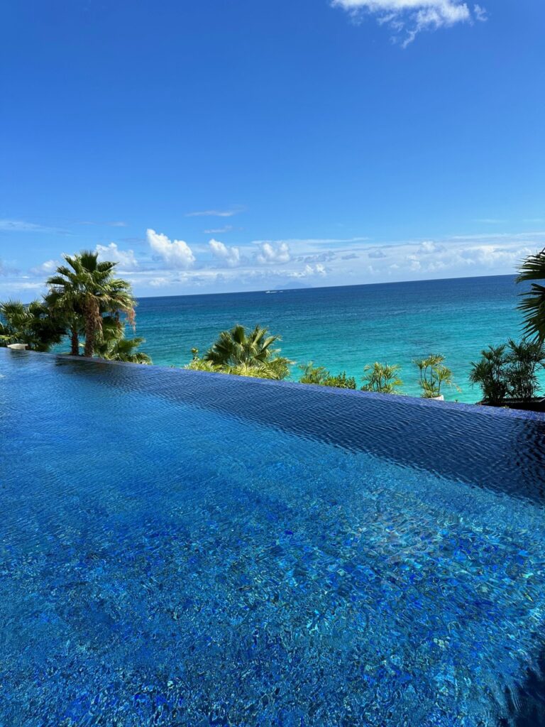 Deluxe 2 Bedroom Beachfront Condo Cliff, Cupecoy Beach, St. Maarten