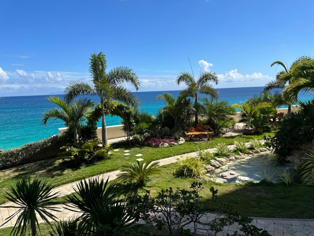 Deluxe 2 Bedroom Beachfront Condo Cliff, Cupecoy Beach, St. Maarten