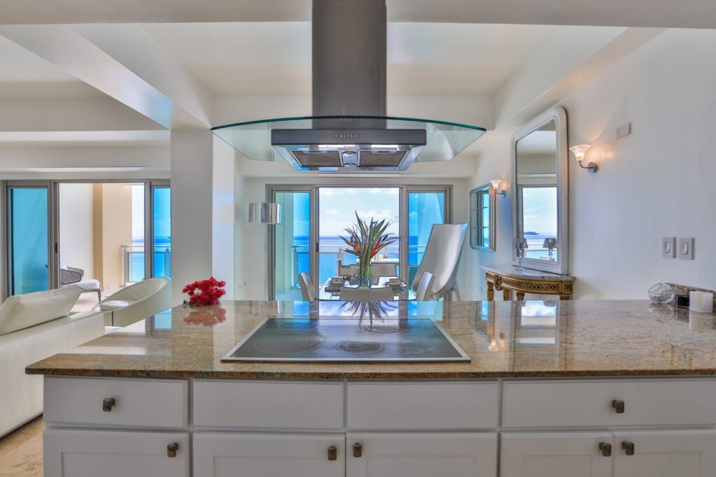 Deluxe 2 Bedroom Beachfront Condo Cliff, Cupecoy Beach, St. Maarten