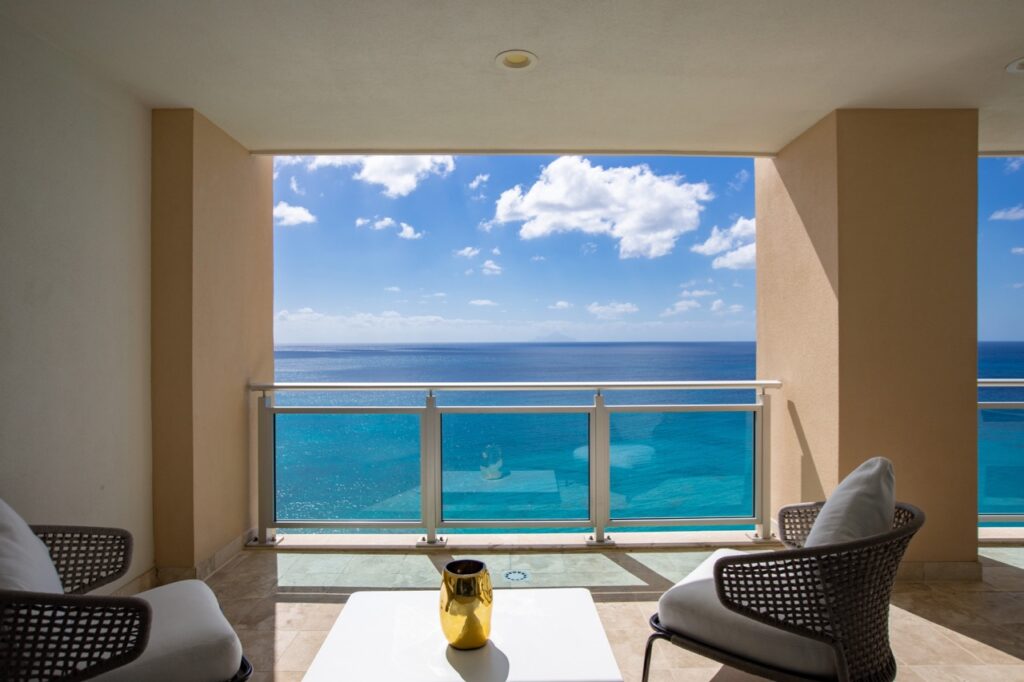 Deluxe 2 Bedroom Beachfront Condo Cliff, Cupecoy Beach, St. Maarten
