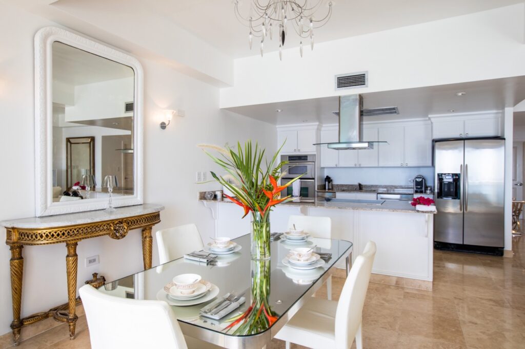 Deluxe 2 Bedroom Beachfront Condo Cliff, Cupecoy Beach, St. Maarten