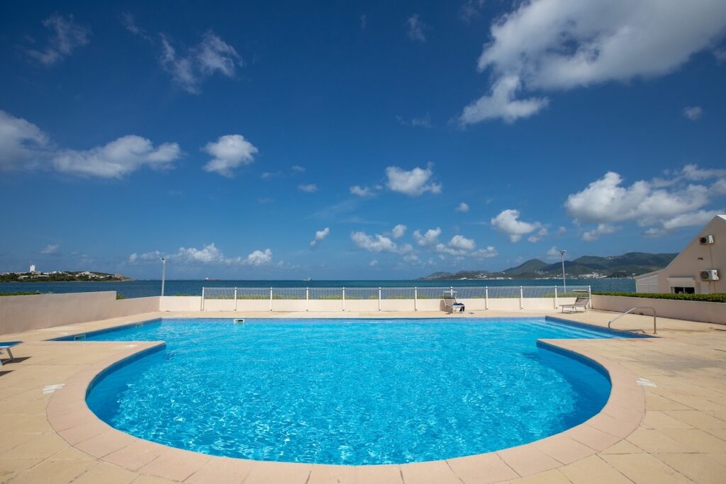 Nettle Bay  Beachfront Duplex SXM