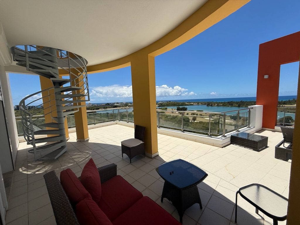 3BR Luxurious Penthouse in Aquamarina, Point Pirouette, St. Maarten SXM