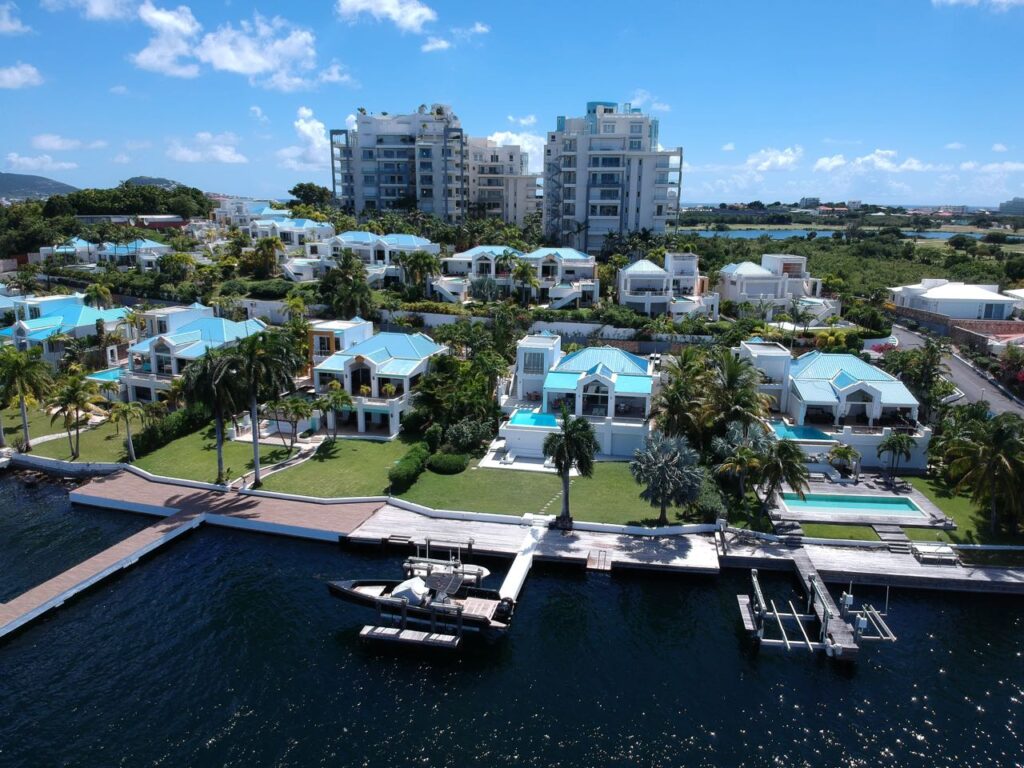 3BR Luxurious Penthouse in Aquamarina, Point Pirouette, St. Maarten SXM