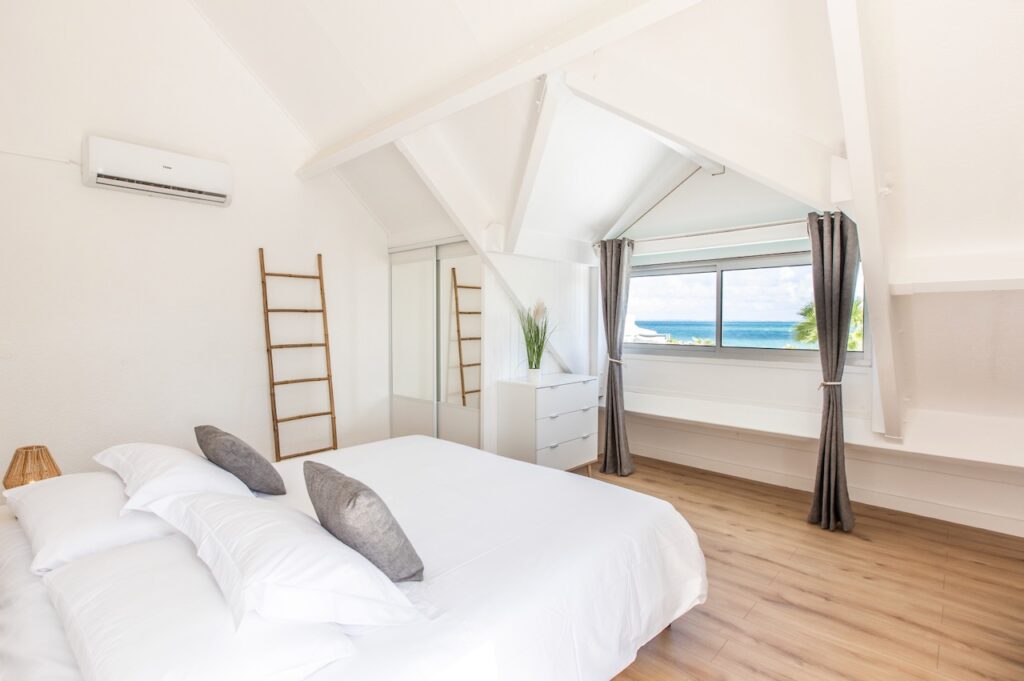 Nettle Bay  Beachfront Duplex SXM