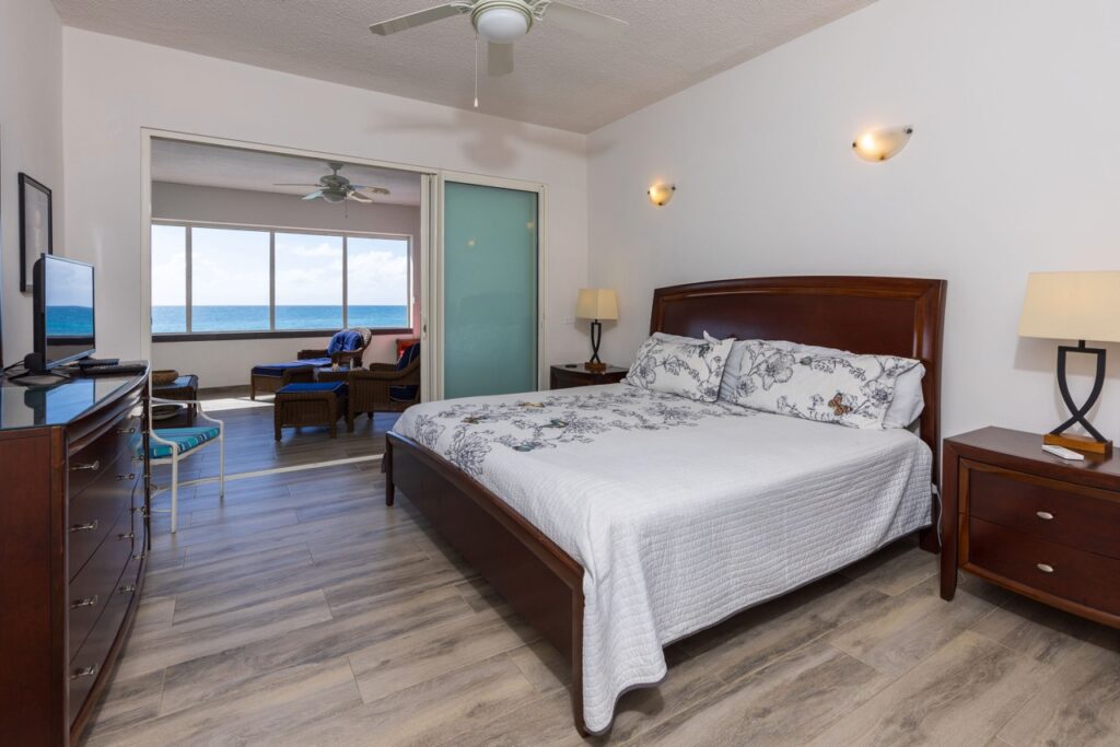 Beachfront, Pelican Key St Maarten, Real Estate