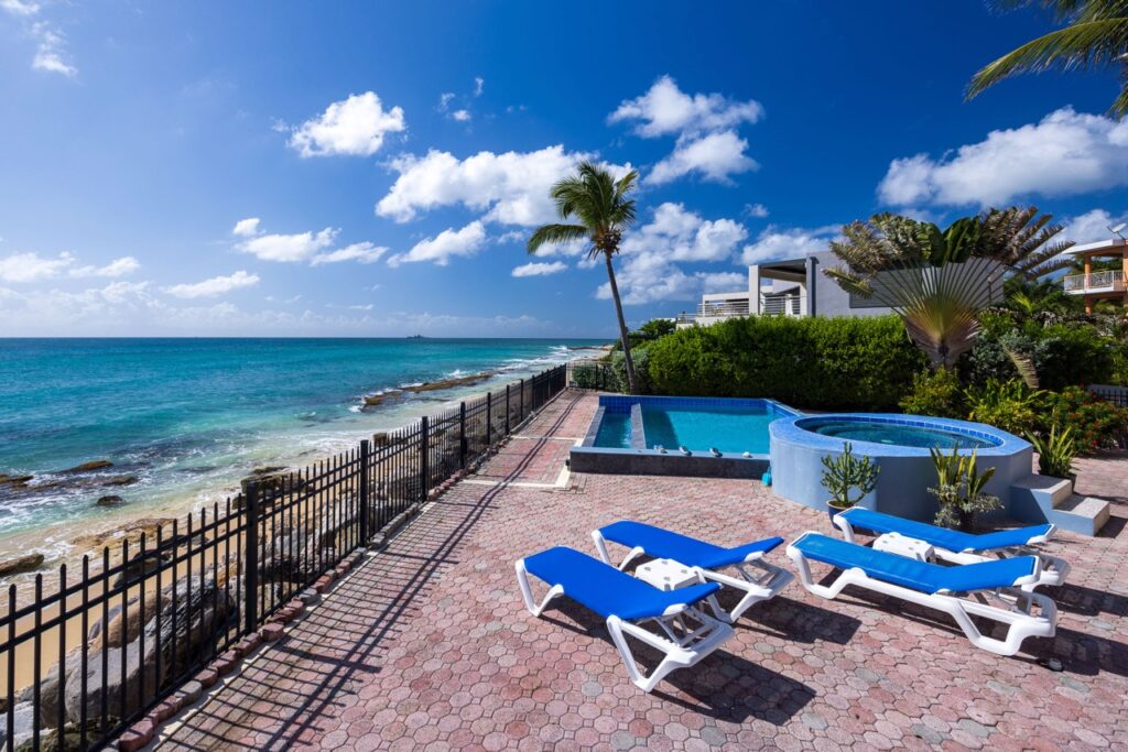 Beachfront, Pelican Key St Maarten, Real Estate