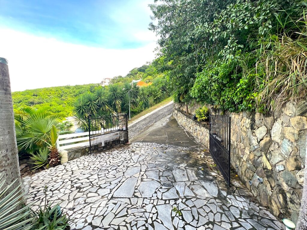 Casanita  Almond Grove Real Estate, St Maarten Stunning Sunset Views