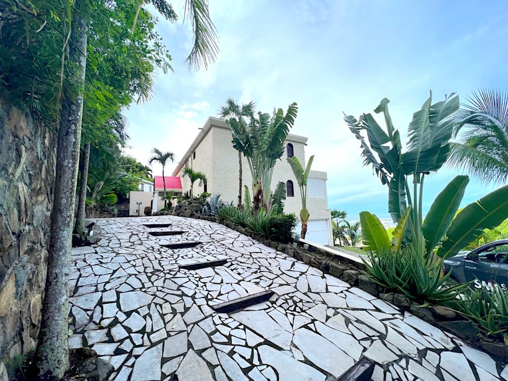 Casanita  Almond Grove Real Estate, St Maarten Stunning Sunset Views