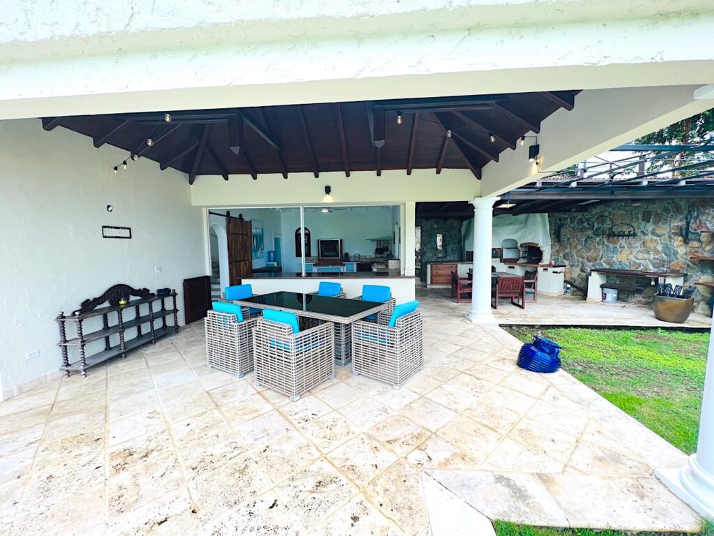 Casanita  Almond Grove Real Estate, St Maarten Stunning Sunset Views