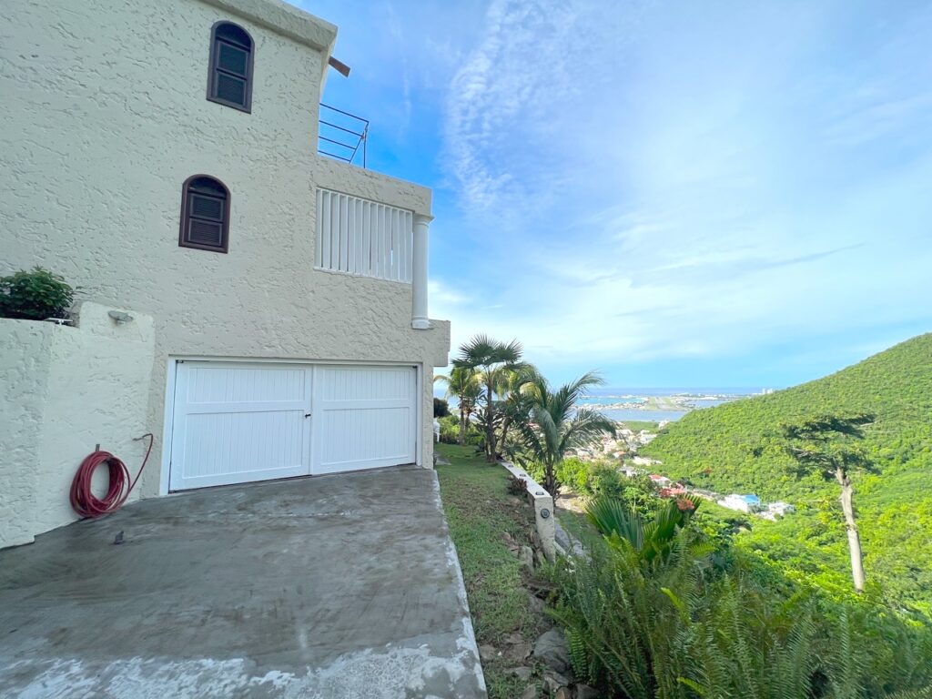 Casanita  Almond Grove Real Estate, St Maarten Stunning Sunset Views