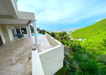 Amazing Hillside Villa Almond Grove 5 BR private pool garage for 2 cars gourmet kitchen high ceiling Turn Key
