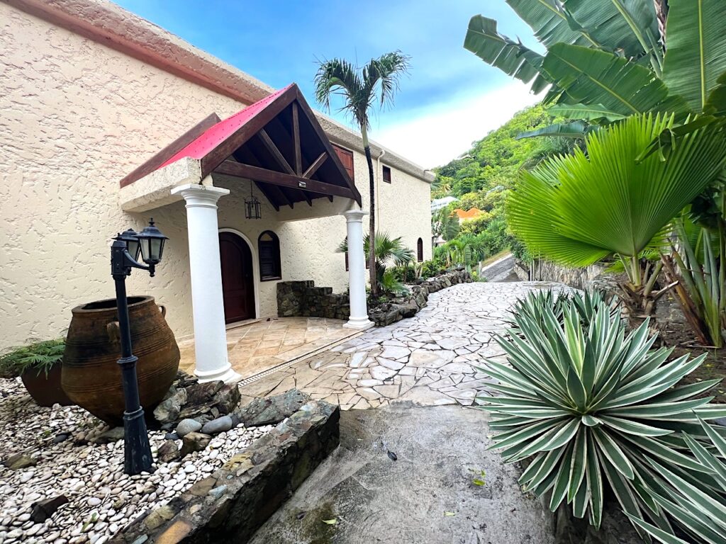 Casanita  Almond Grove Real Estate, St Maarten Stunning Sunset Views