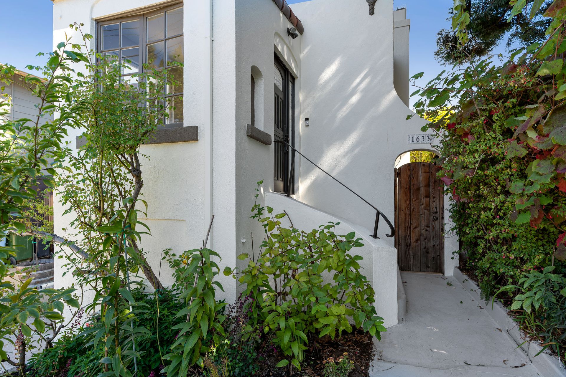 5871 Harbord Drive