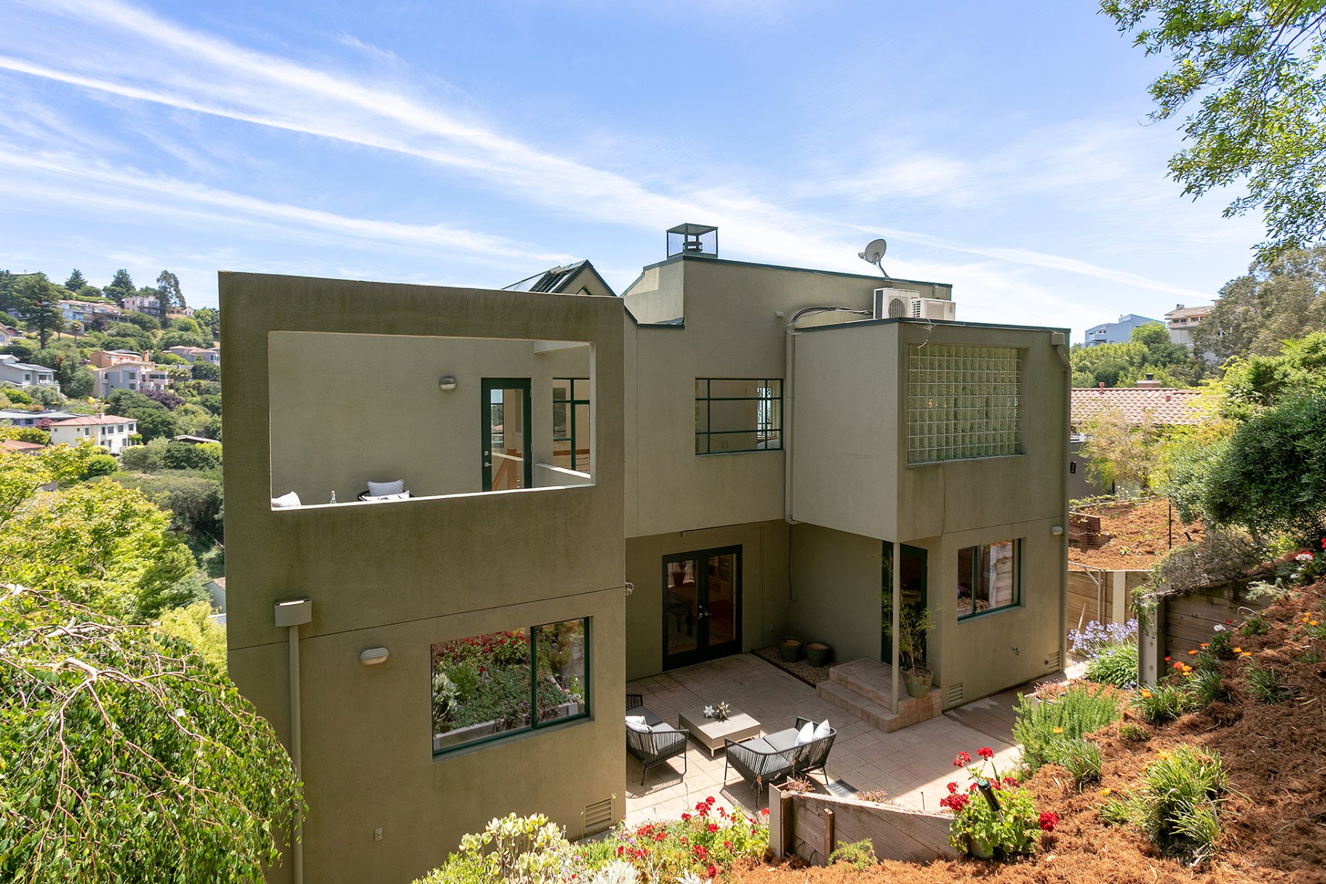 5871 Harbord Drive