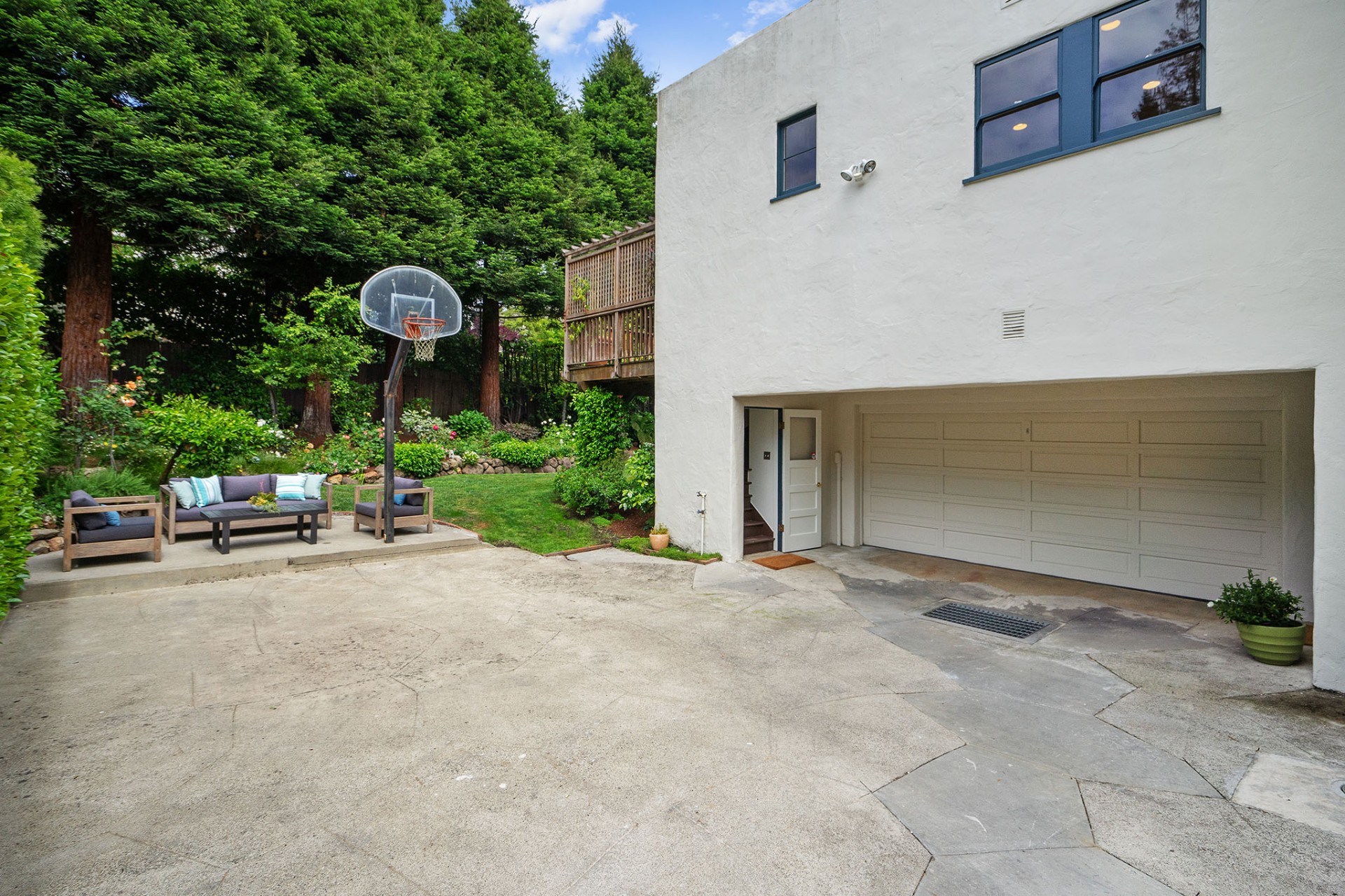 5871 Harbord Drive