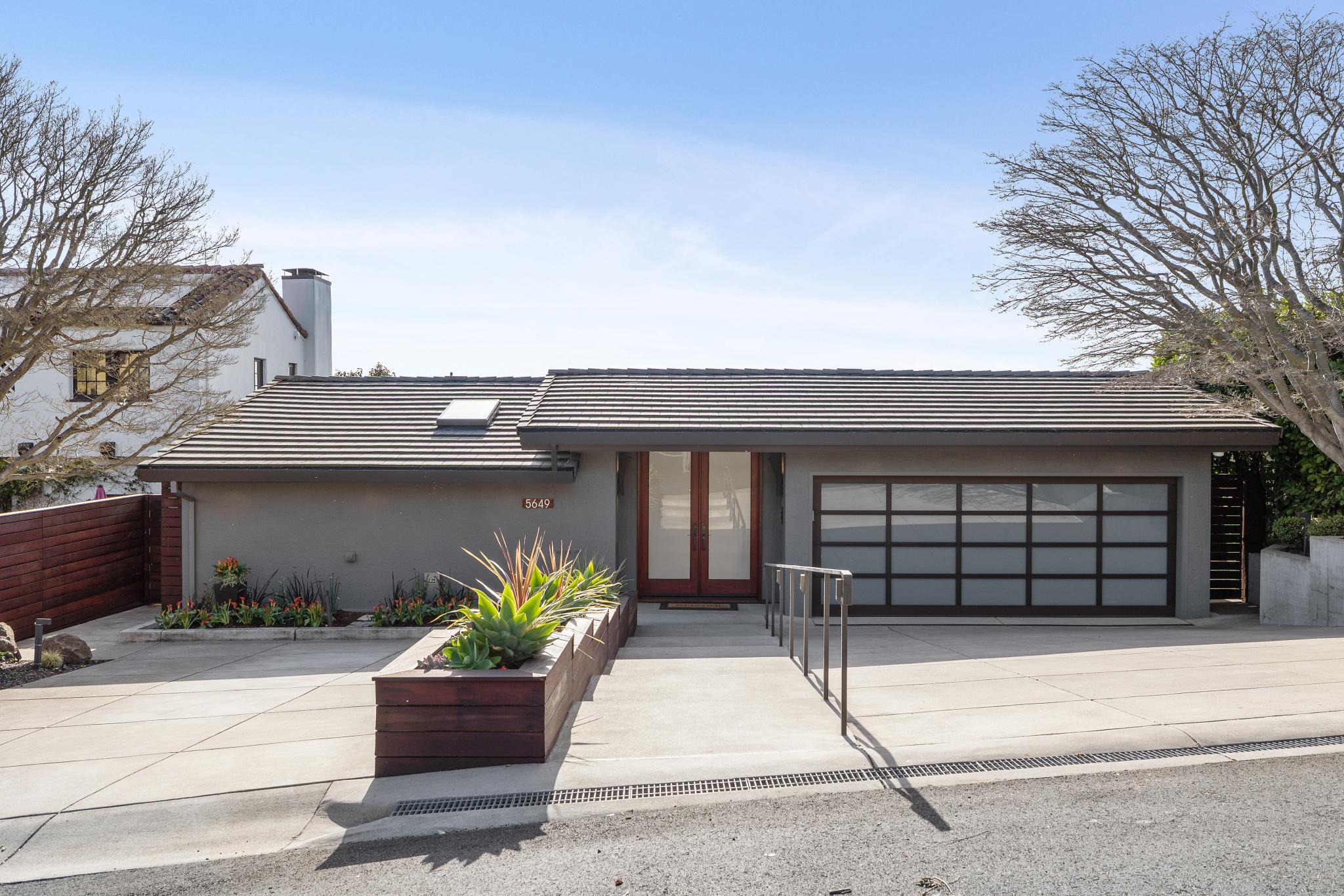 5871 Harbord Drive