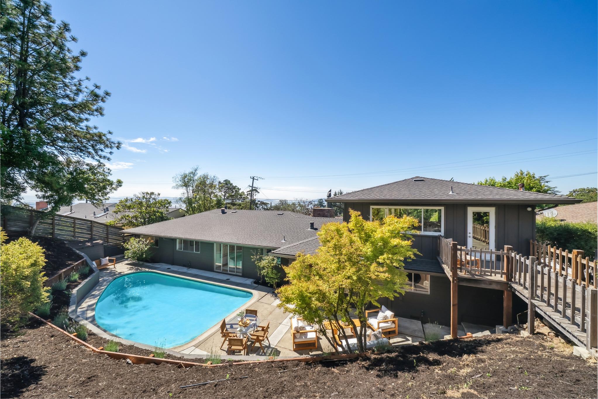 5871 Harbord Drive