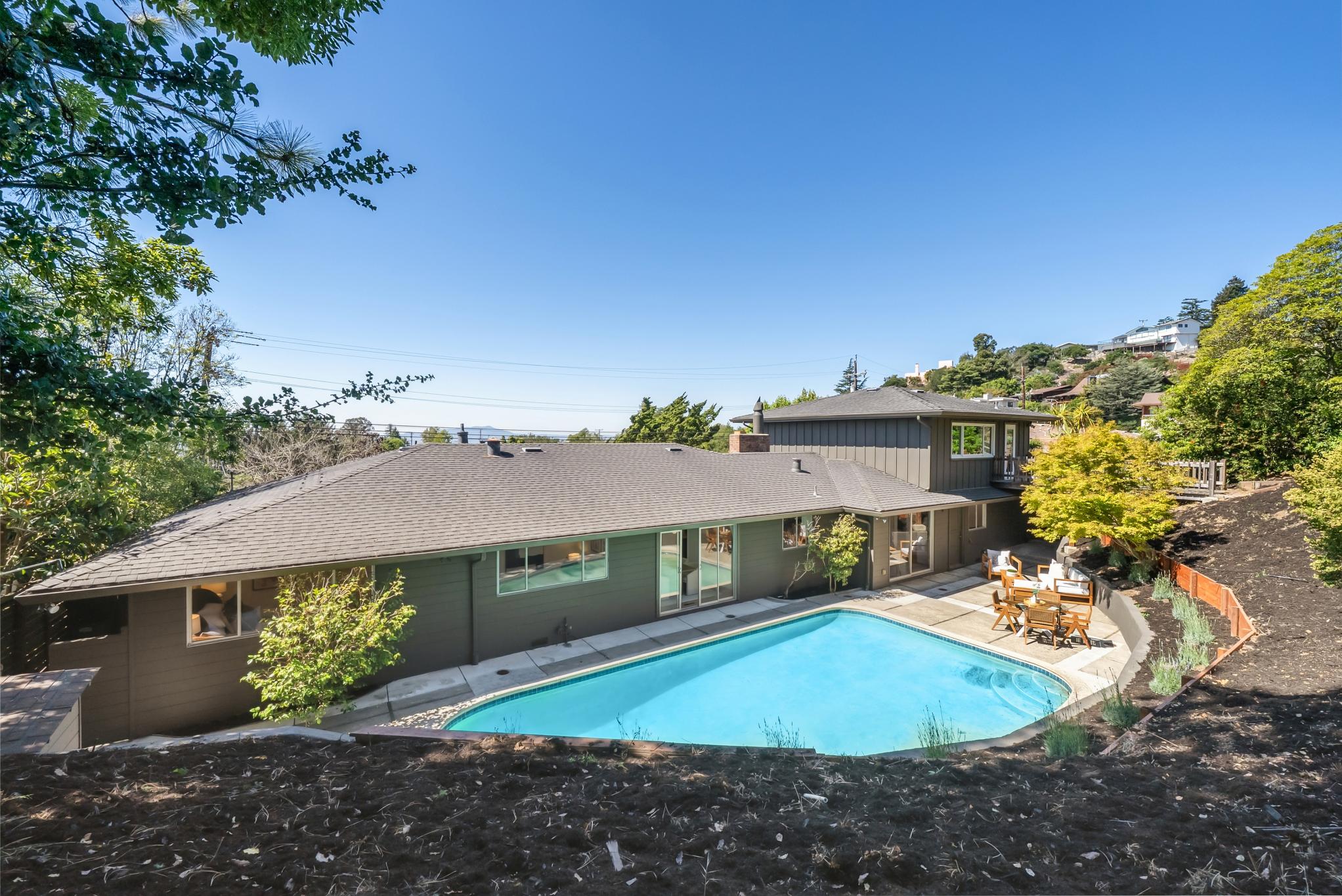 5871 Harbord Drive