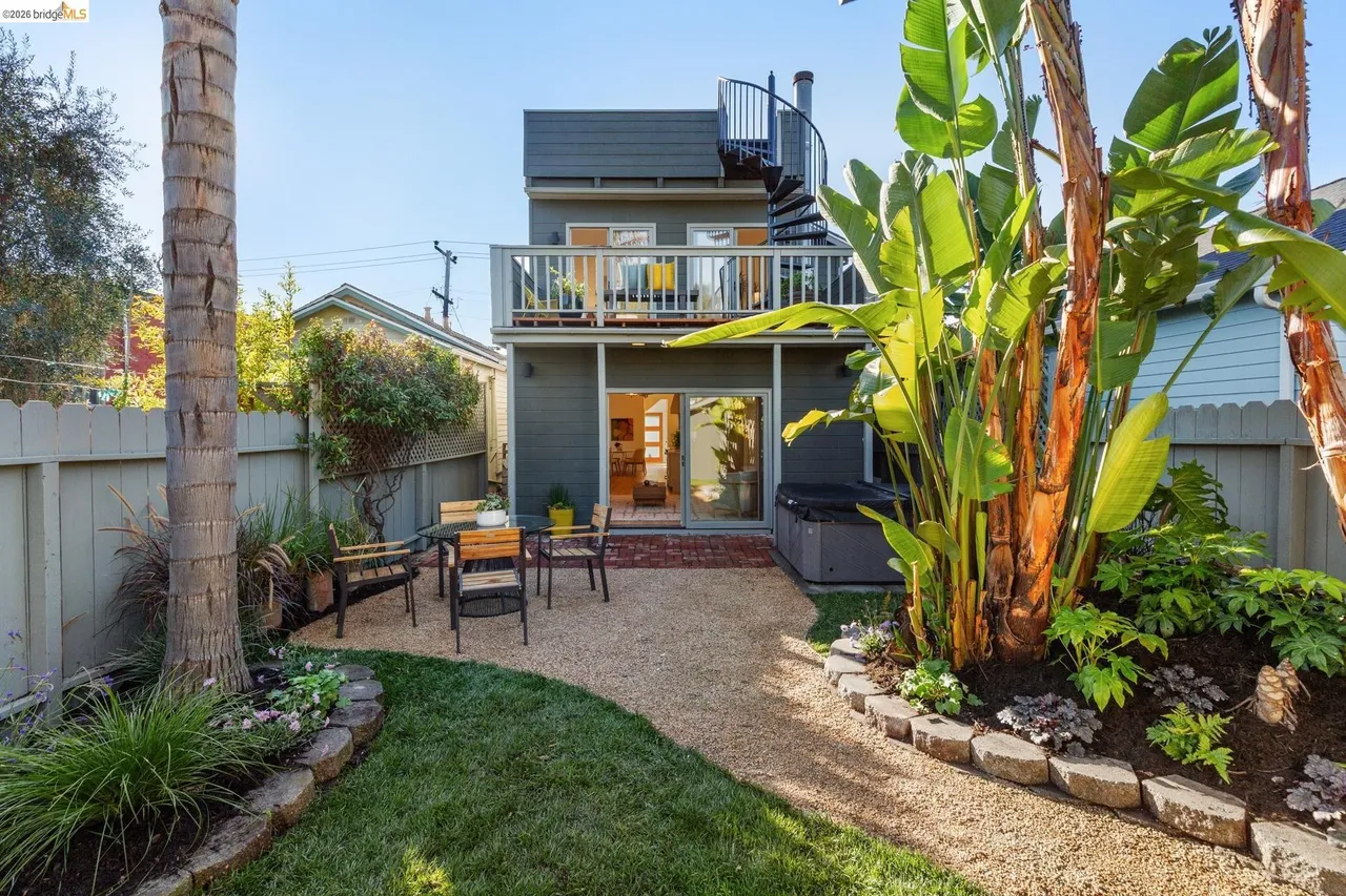 5871 Harbord Drive