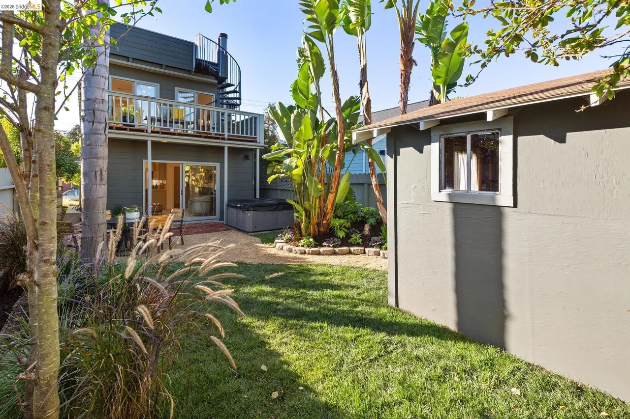 5871 Harbord Drive