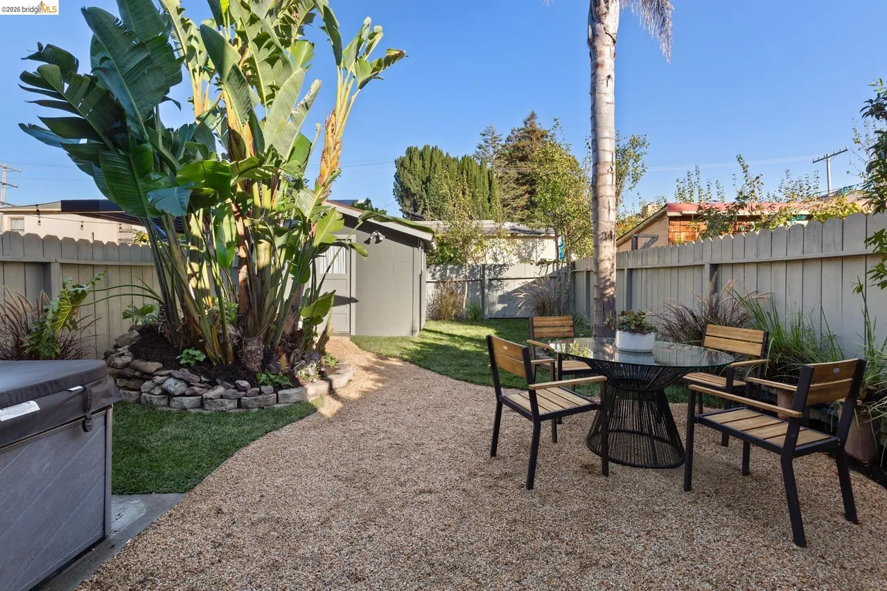 5871 Harbord Drive