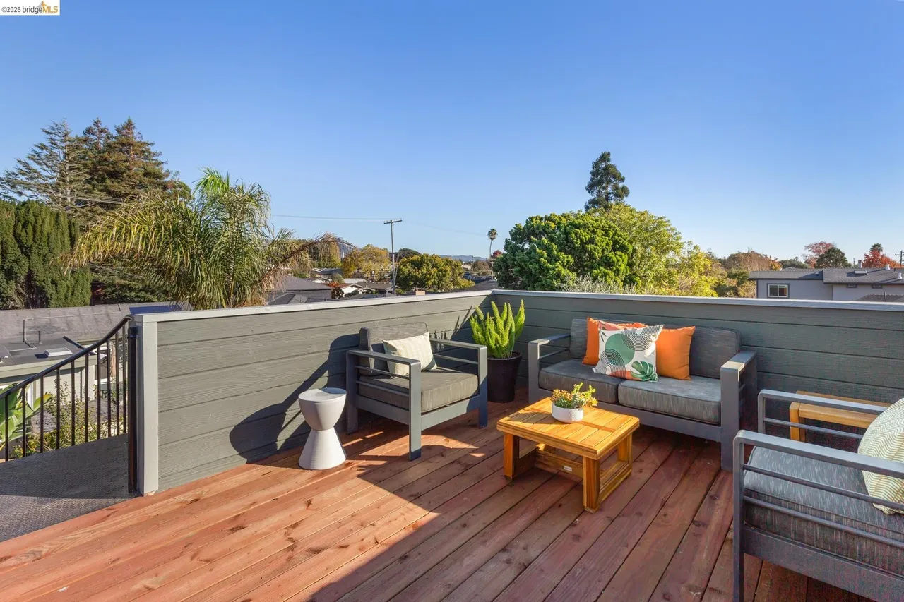 5871 Harbord Drive
