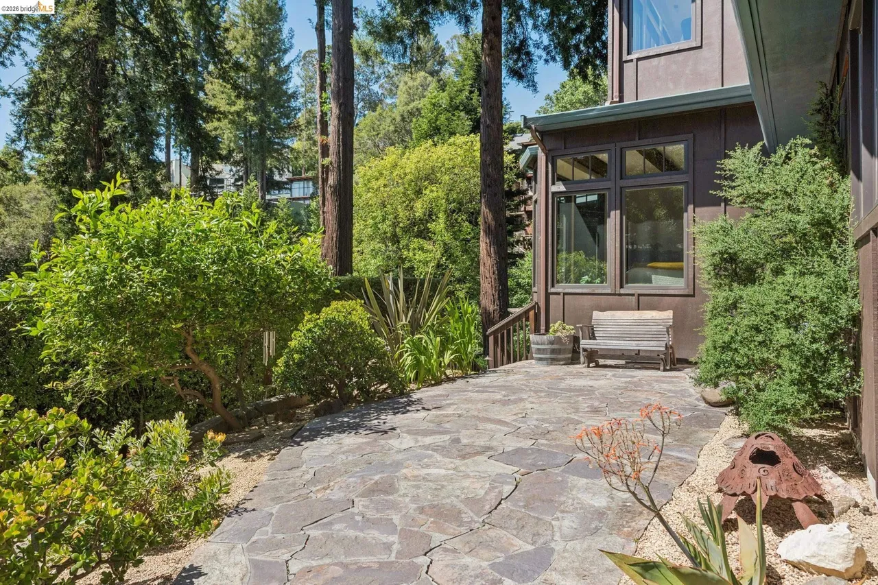 5871 Harbord Drive