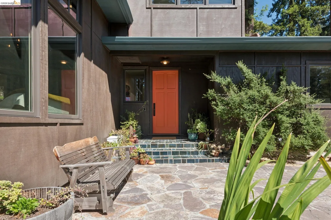 5871 Harbord Drive