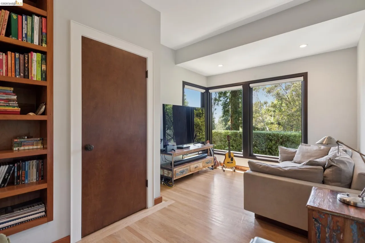 5871 Harbord Drive
