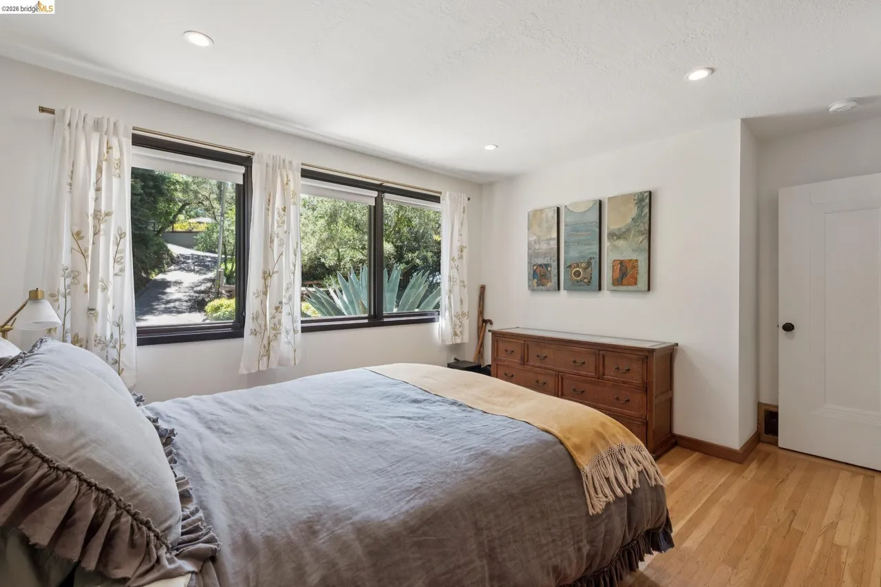 5871 Harbord Drive