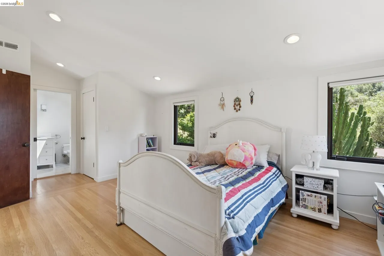 5871 Harbord Drive