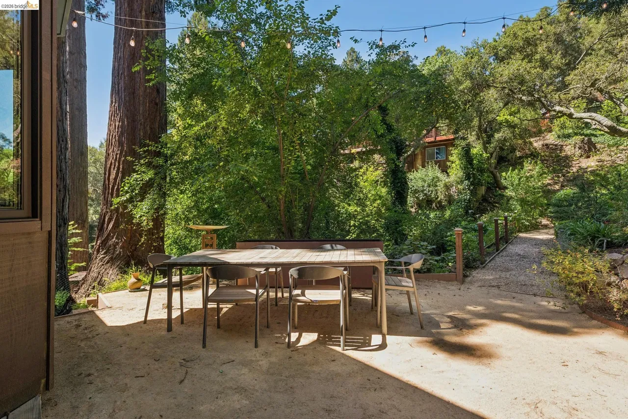 5871 Harbord Drive