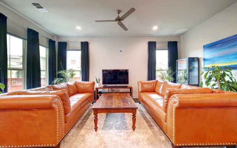 A Look Inside – 3 Bed 3 Bath Home in Mueller