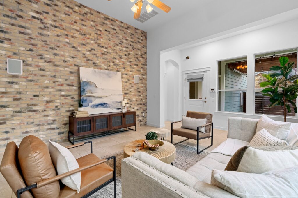 4101 Scales Living Room