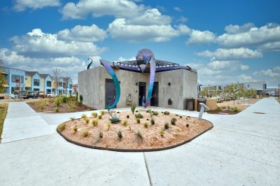 Ocho sculpture at Jessie Andrews Park