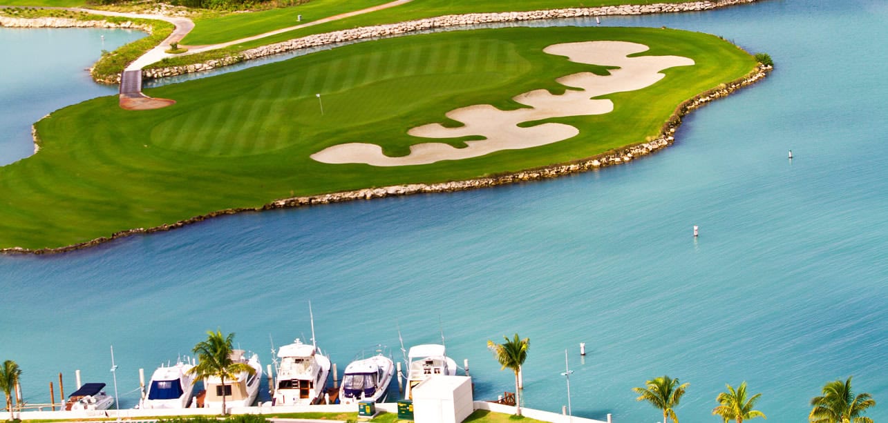 Puerto Cancún golf course community