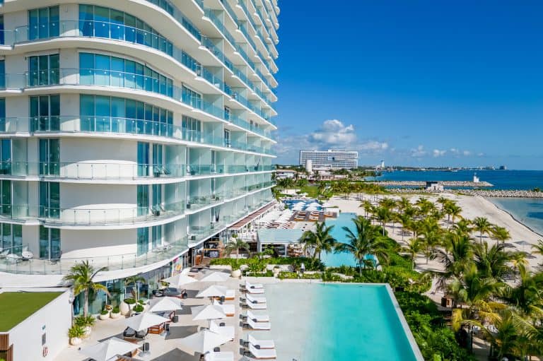 Cancun Beach Clubs & Real Estate