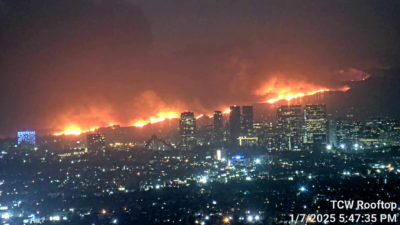 Palisades, Los Angeles fire from downtown. Shared via https://creativecommons.org/licenses/by-sa/4.0/