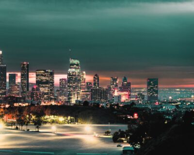 Evening image of Los Angeles representing the real estate market for the city.