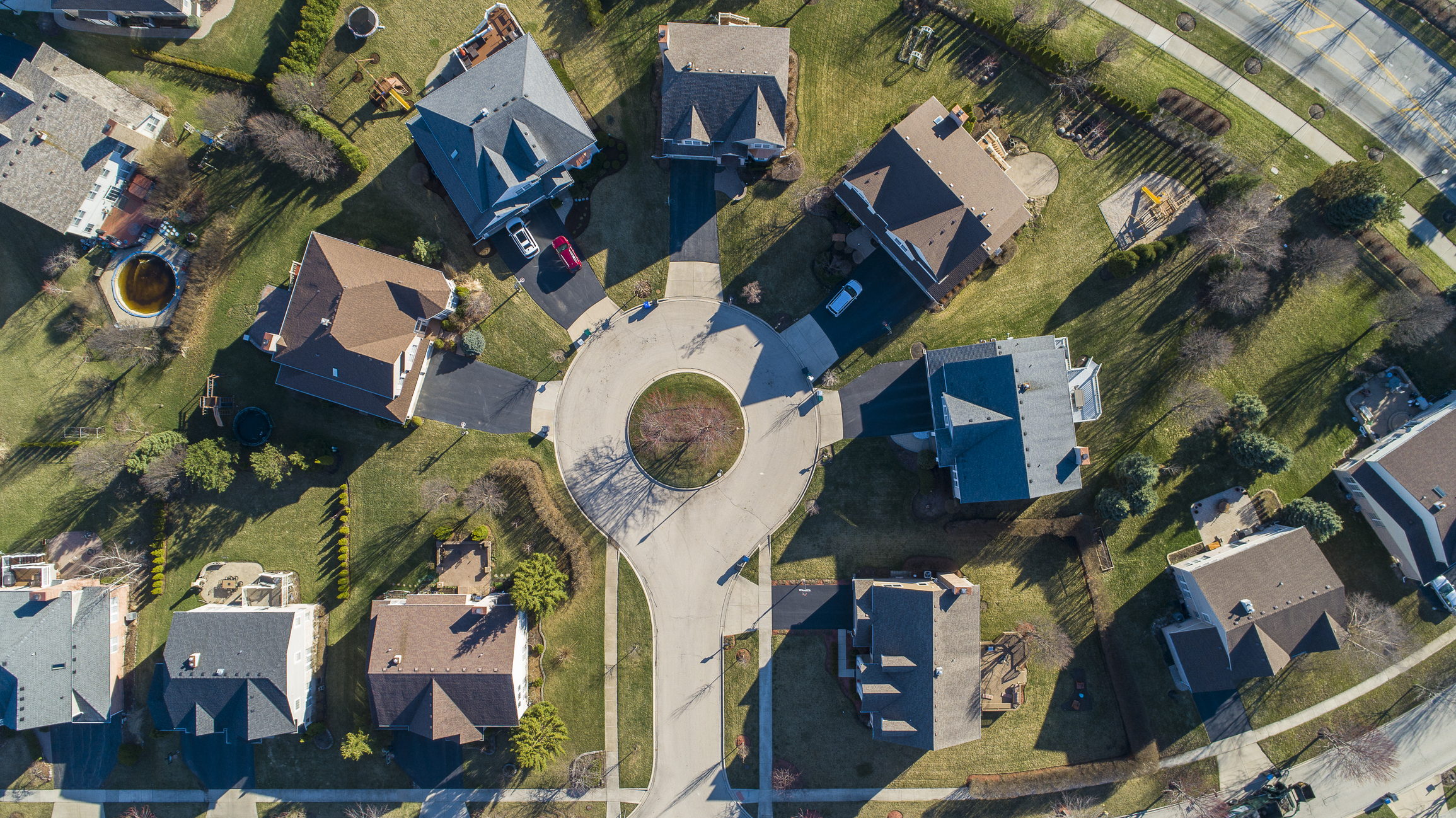 Top view directly above drone aerial view of the residential neighborhood Libertyville, Vernon Hills, Chicago, Illinois.